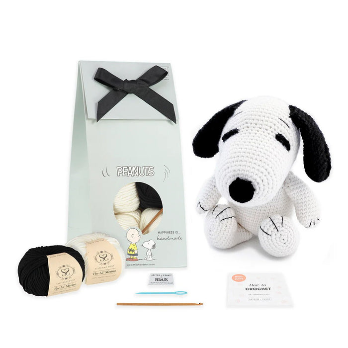 Peanuts: Snoopy Amigurumi Crochet Kit - Wool Couture