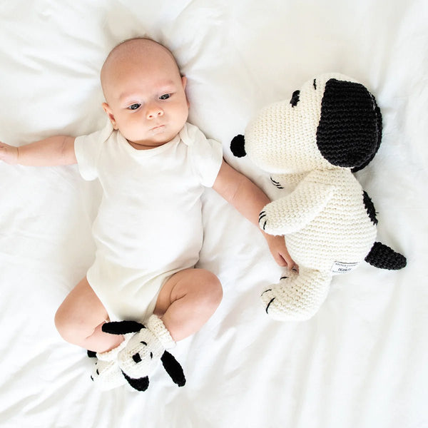 Peanuts: Snoopy Amigurumi Crochet Kit - Wool Couture