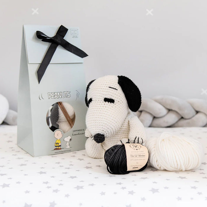 Peanuts: Snoopy Amigurumi Crochet Kit - Wool Couture